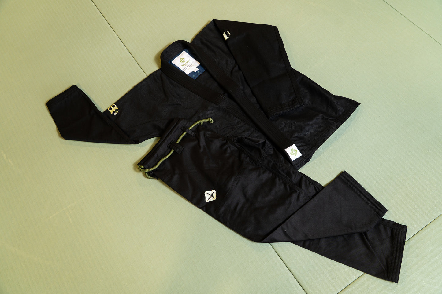 Heritage "Rooted" Kimono Black